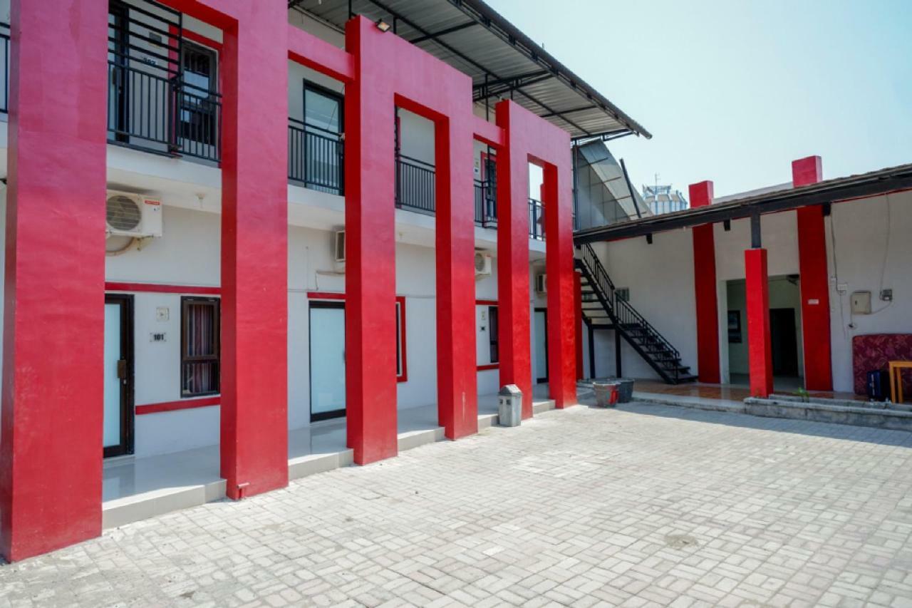 Hotel Reddoorz Syariah Near Alun Alun Tegal Esterno foto