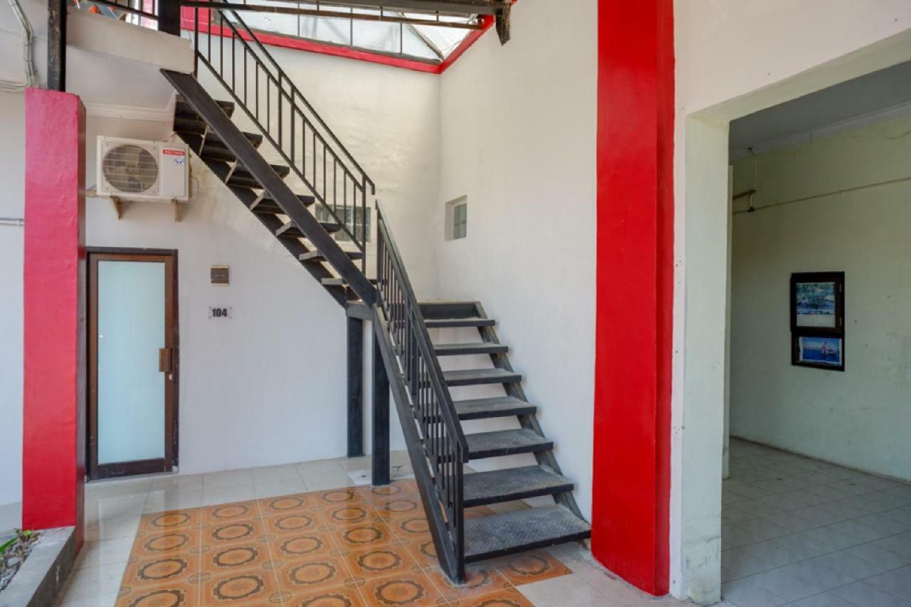 Hotel Reddoorz Syariah Near Alun Alun Tegal Esterno foto