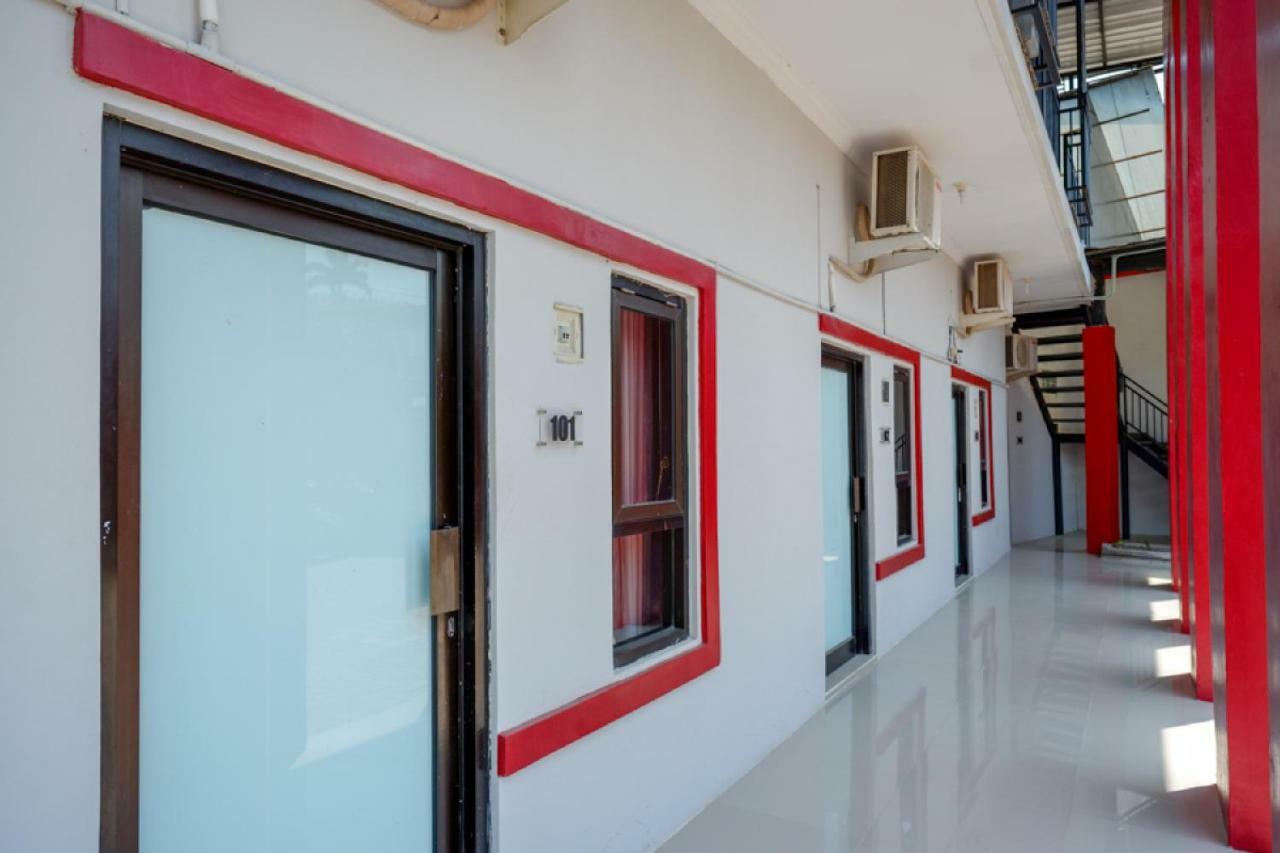Hotel Reddoorz Syariah Near Alun Alun Tegal Esterno foto